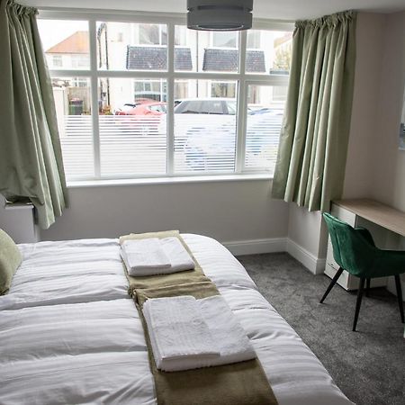 Wave Stays - Ground Floor Apartment - Outside Seating Area Cleveleys Extérieur photo