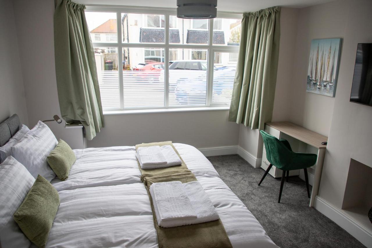 Wave Stays - Ground Floor Apartment - Outside Seating Area Cleveleys Extérieur photo